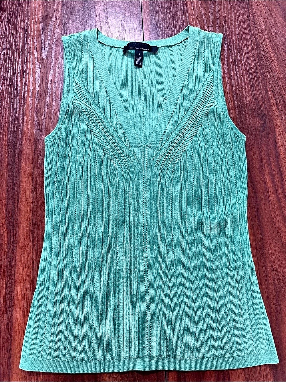 White House Black Market V-neck Knit Tank Top Green Small